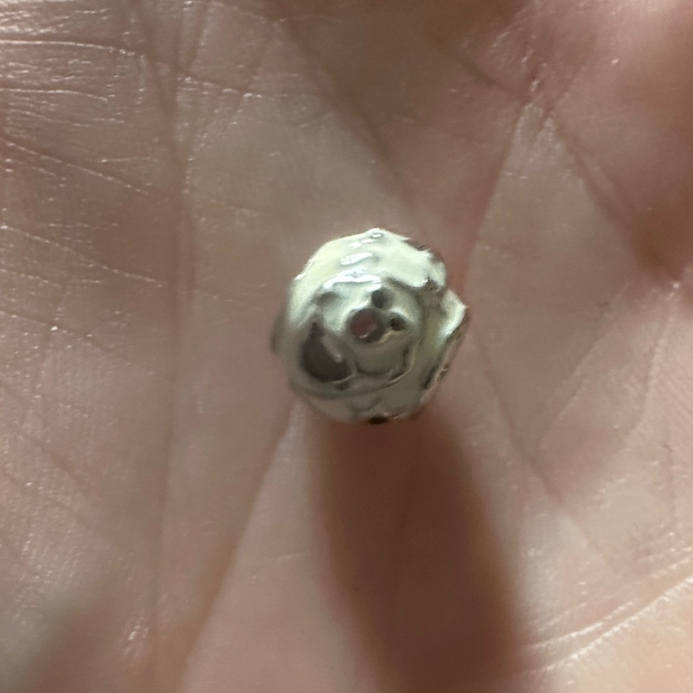 (5)Elegant Silver Olaf Beads
